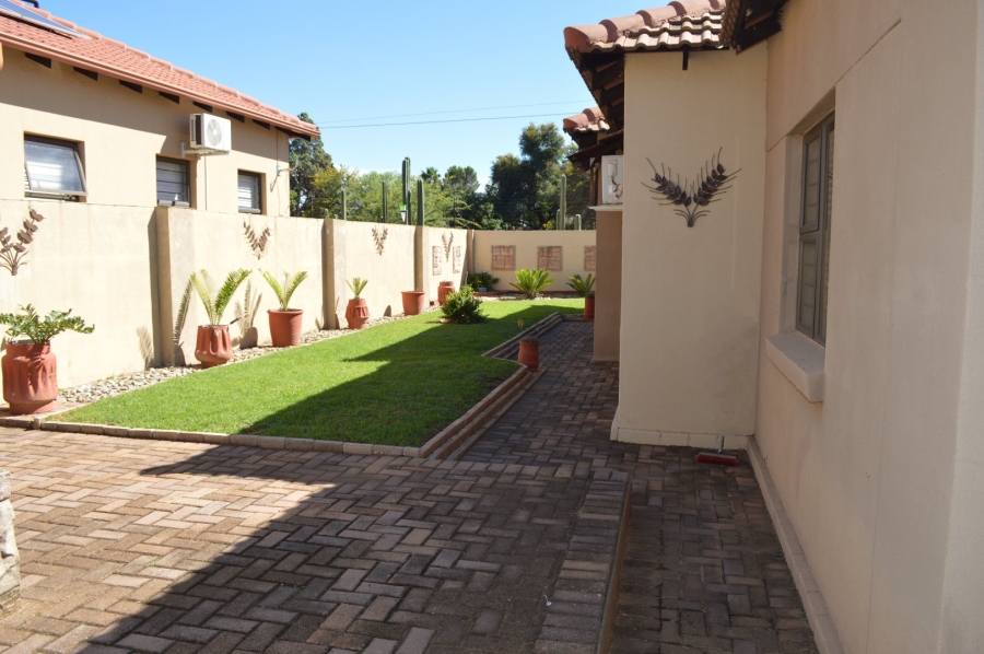 3 Bedroom Property for Sale in Wilkoppies North West
